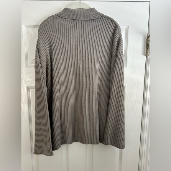 Gray Ribbed Button-Up Sweater - Picture 5 of 7